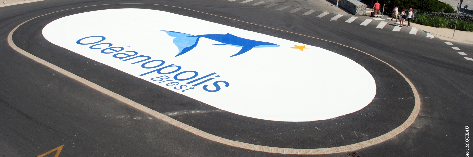 a very big surface branding as a roundabout